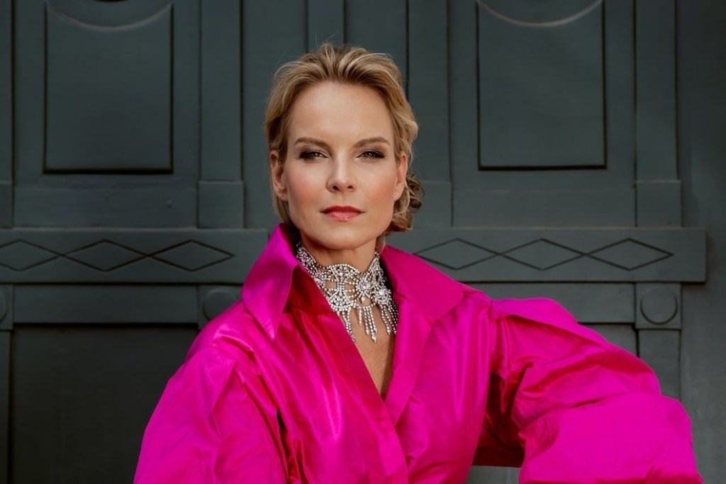 最會唱歌的擠奶工：嘉蘭莎從樸實到輝煌的傳奇之路